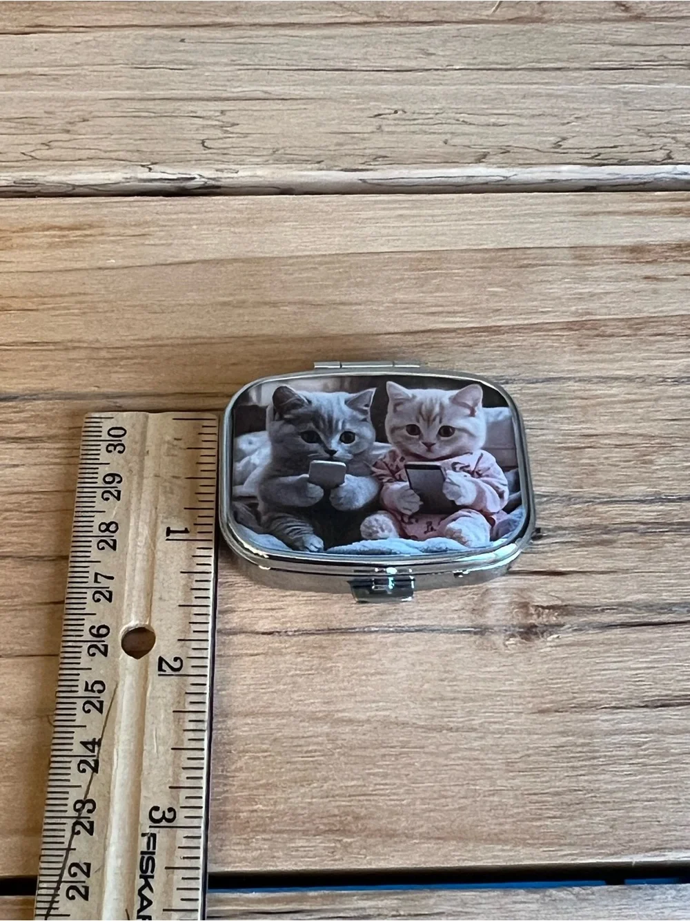 2 Phone Scrolling Kittens Compact Mirror Pill Box/Travel Jewelry Box For Purse